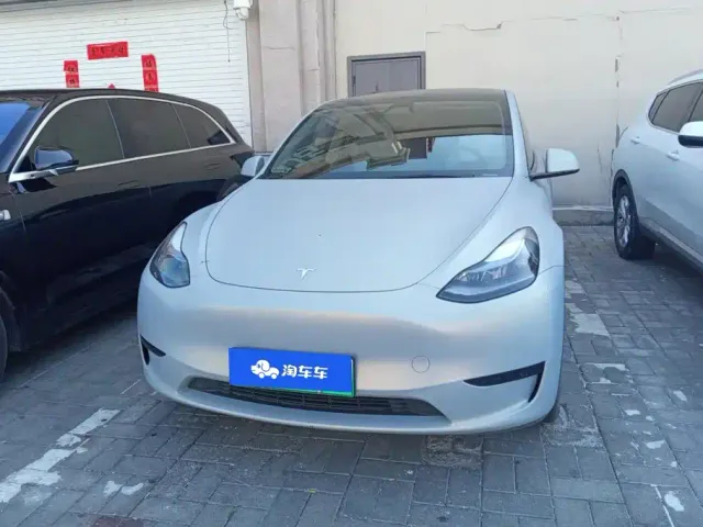 Tesla Model Y — Фото автомобиля 2