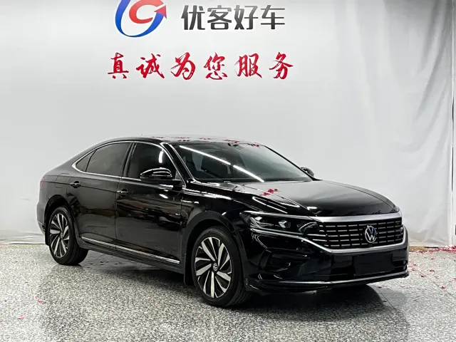 Volkswagen Passat — Фото автомобиля 3