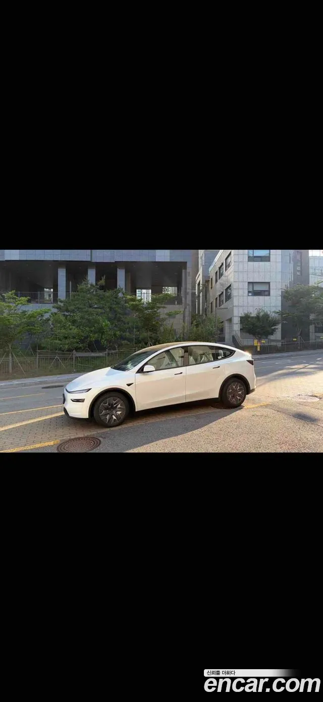 Фотография автомобиля — Tesla Model Y