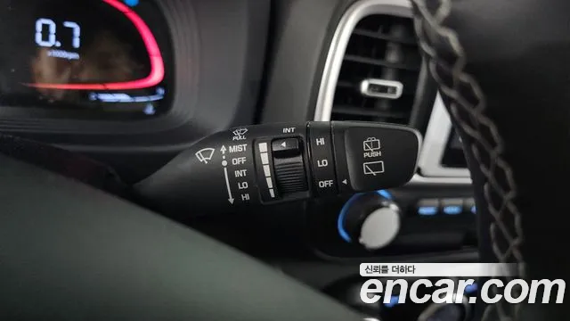 Hyundai Venue — Фото автомобиля 29