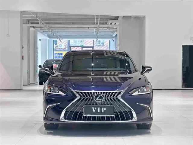 Lexus ES — Фото автомобиля 2