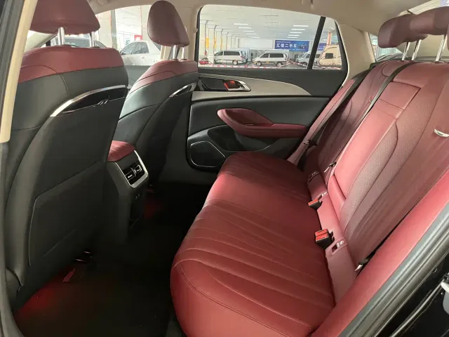 Hongqi H5 — Фото автомобиля 5