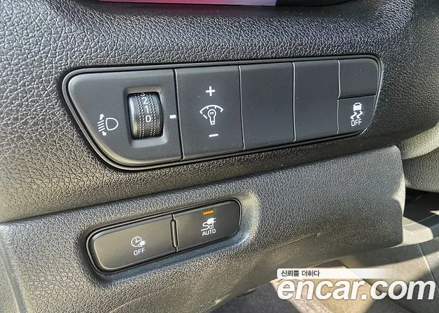 Kia Niro — Фото автомобиля 19