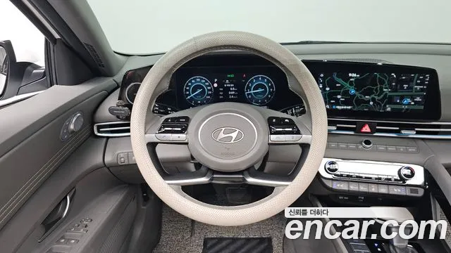 Hyundai AVANTE Новый Avante (CN7) — Фото автомобиля 12
