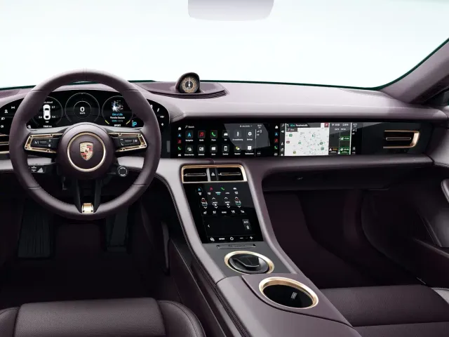 Porsche Taycan — Фото автомобиля 5