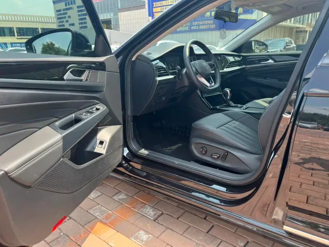 Volkswagen Passat — Фото автомобиля 9
