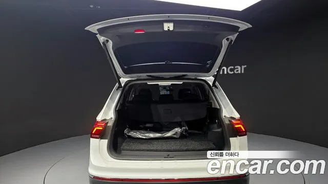 Volkswagen Tiguan — Фото автомобиля 20