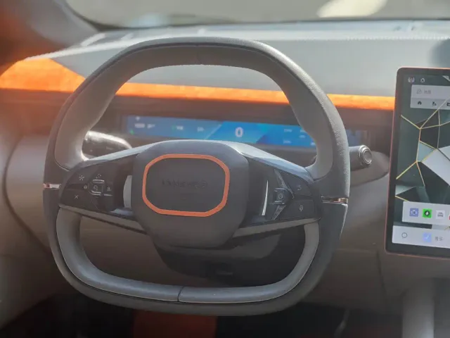 Lynk & Co Z10 — Фото автомобиля 14