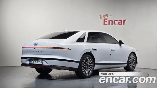 Hyundai Grandeur GN7 — Фото автомобиля 2
