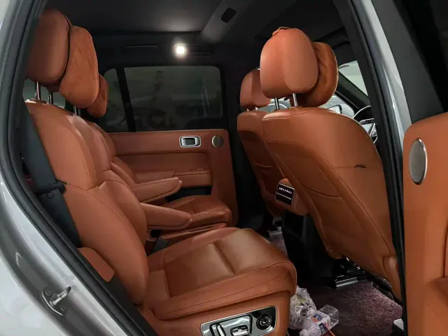 Li Auto L8 — Фото автомобиля 6