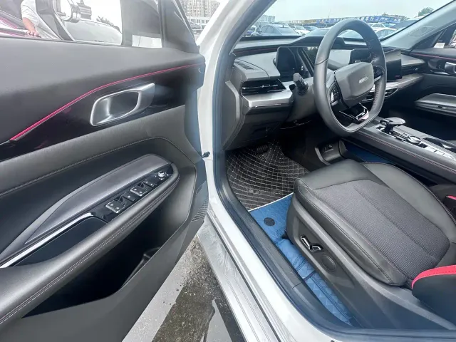 Changan Z6 — Фото автомобиля 8