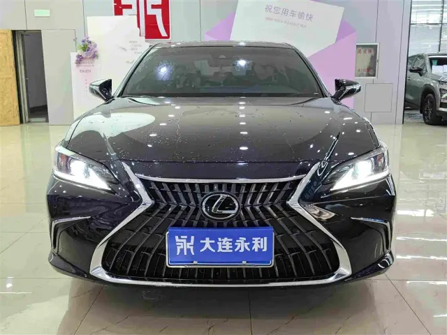 Lexus ES — Фото автомобиля 2