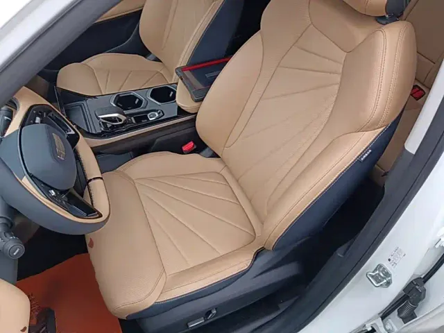 Geely Boyue L — Фото автомобиля 14