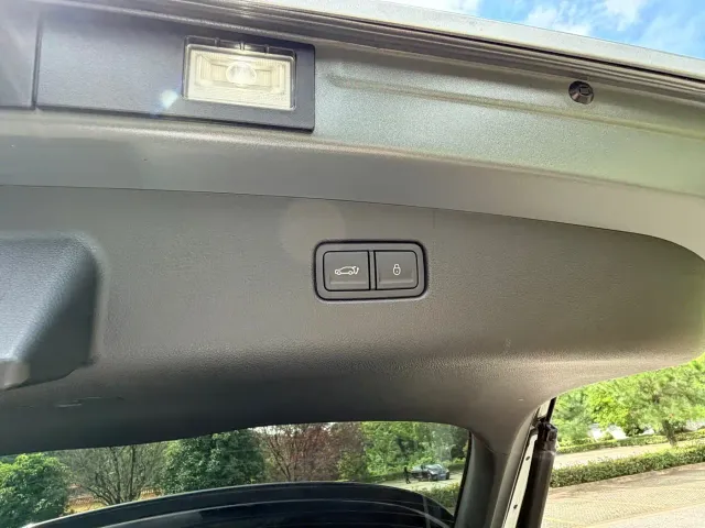Genesis GV70 — Фото автомобиля 23