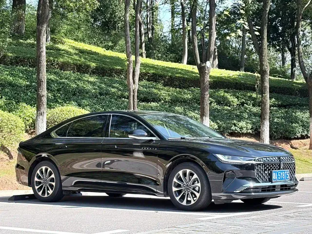 Lincoln Z — Фото автомобиля 3