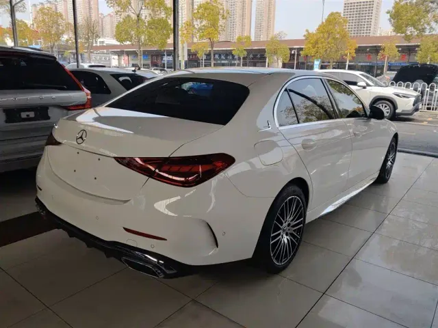 Mercedes-Benz C-Class — Фото автомобиля 4