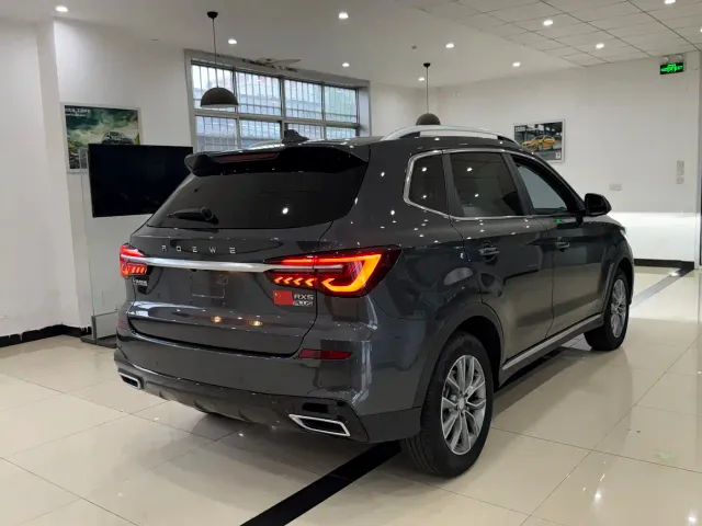 Roewe RX5 — Фото автомобиля 4