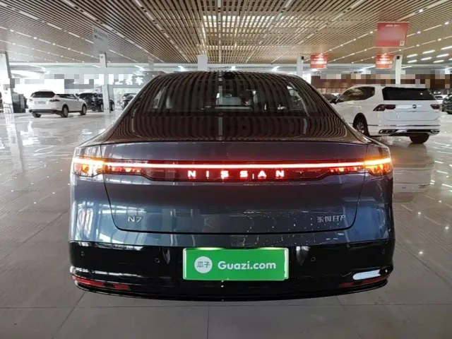 Nissan N7 — Фото автомобиля 5