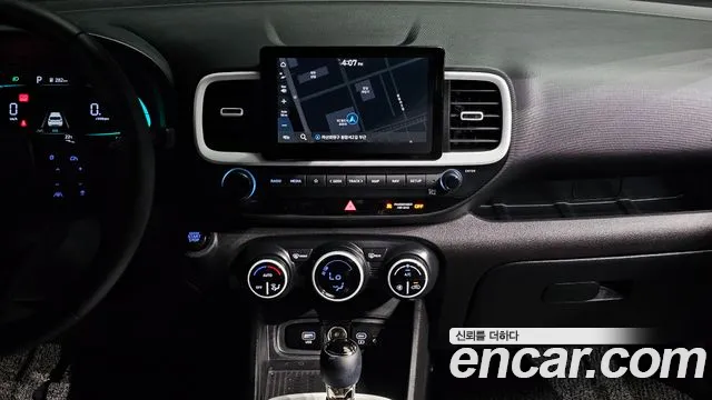 Hyundai Venue — Фото автомобиля 20