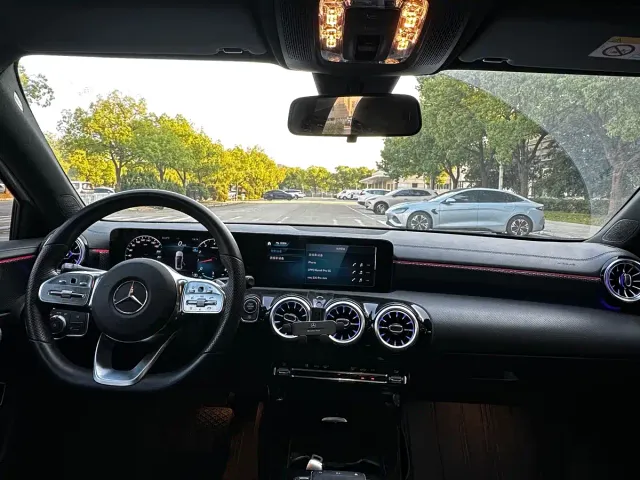Mercedes-Benz A-Class — Фото автомобиля 11