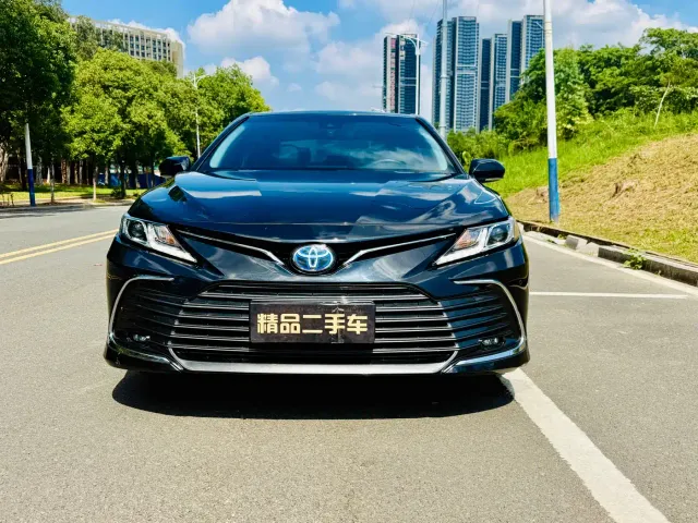 Toyota Camry — Фото автомобиля 2