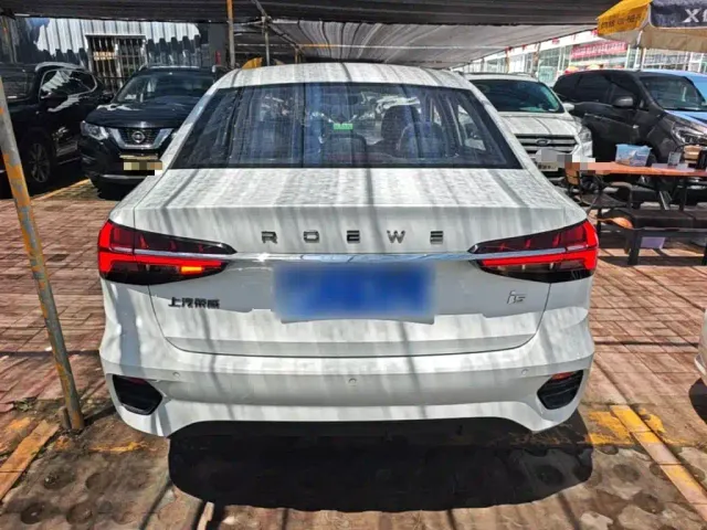 Roewe i5 — Фото автомобиля 5