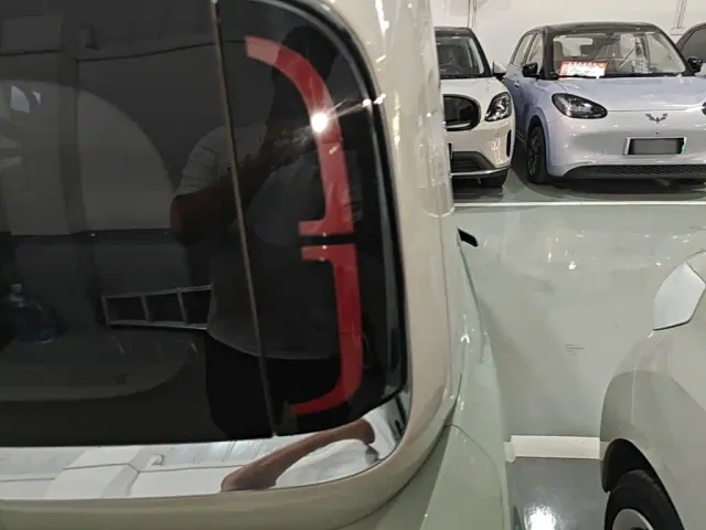Baojun KiWi EV — Фото автомобиля 7