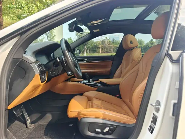 BMW 6 Series Gran Turismo — Фото автомобиля 10