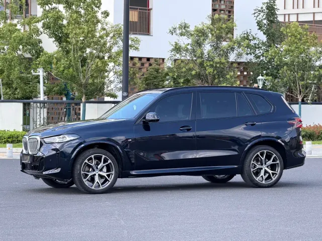 Фотография автомобиля — BMW X5