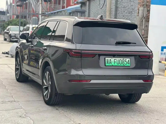 Li Auto ONE — Фото автомобиля 12