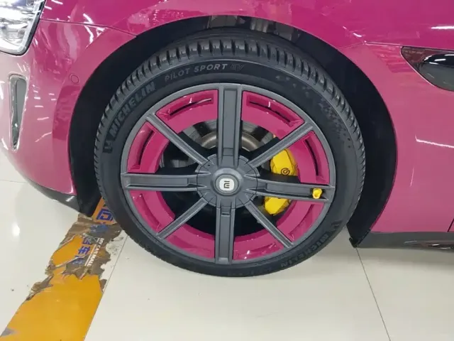 Xiaomi SU7 — Фото автомобиля 22