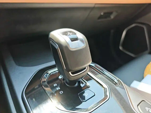 Geely ICON — Фото автомобиля 12