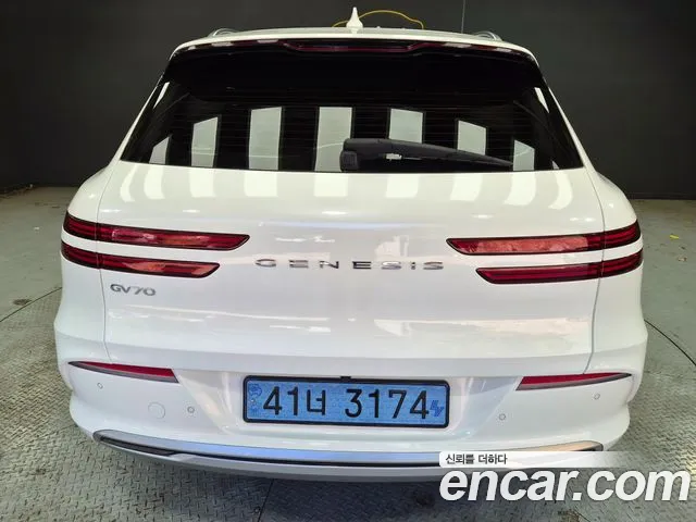 Genesis GV70 Electrified — Фото автомобиля 2