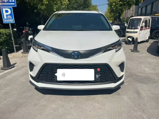 Фотография автомобиля — Toyota Granvia