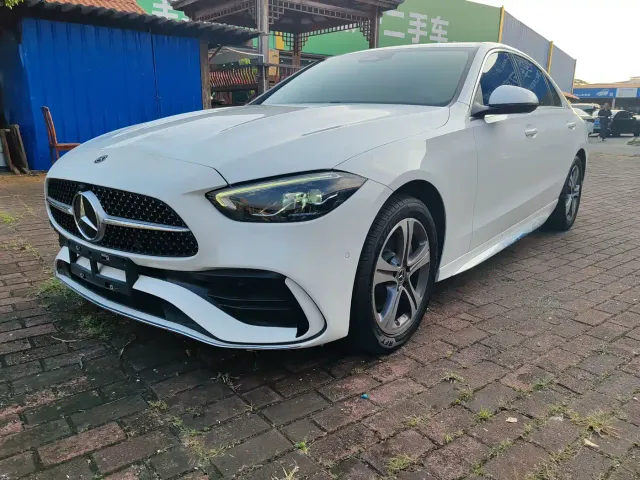 Фотография автомобиля — Mercedes-Benz C-Class