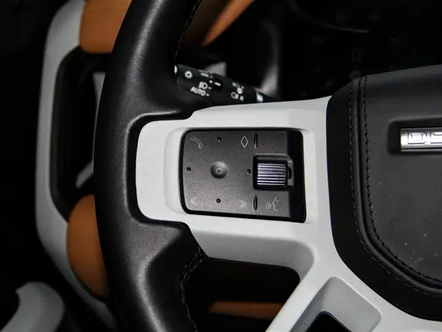 Land Rover Defender — Фото автомобиля 29