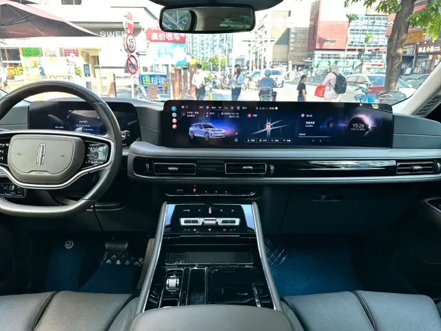 Lincoln Aviator — Фото автомобиля 19