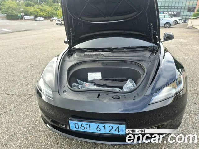 Tesla Model 3 — Фото автомобиля 6