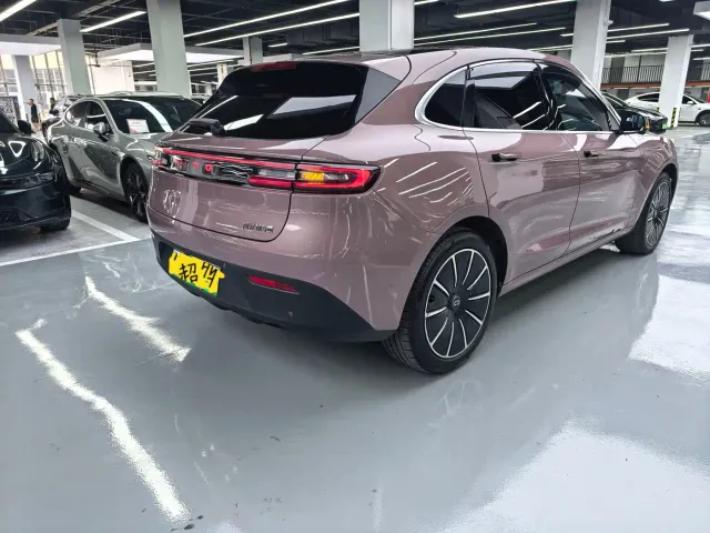Aito M5 — Фото автомобиля 15