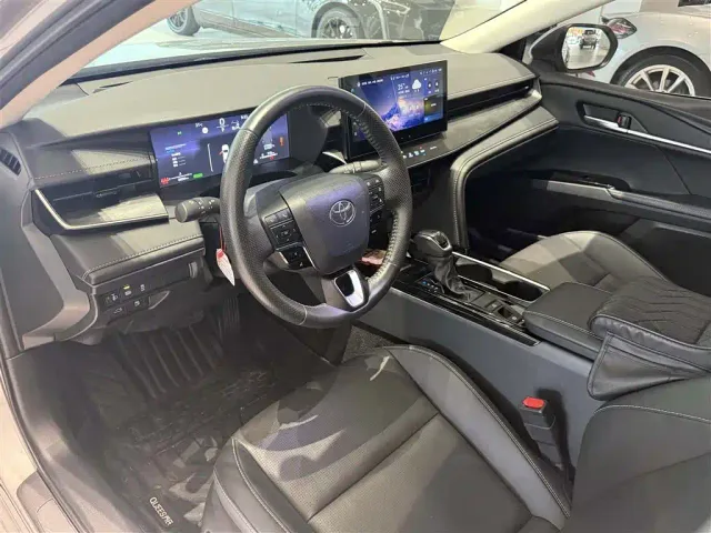 Toyota Camry — Фото автомобиля 6