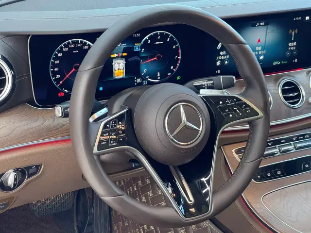 Mercedes-Benz E-Class — Фото автомобиля 6