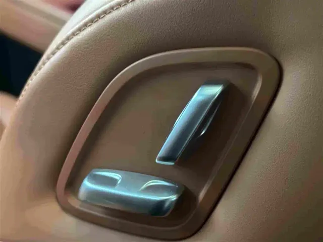 Li Auto L8 — Фото автомобиля 15