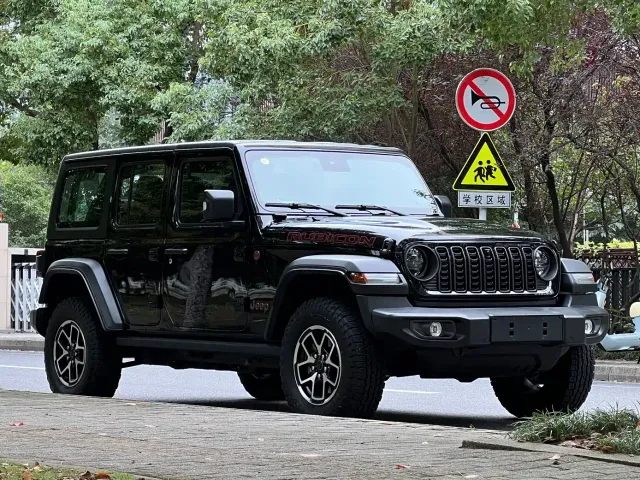 Jeep Wrangler — Фото автомобиля 3
