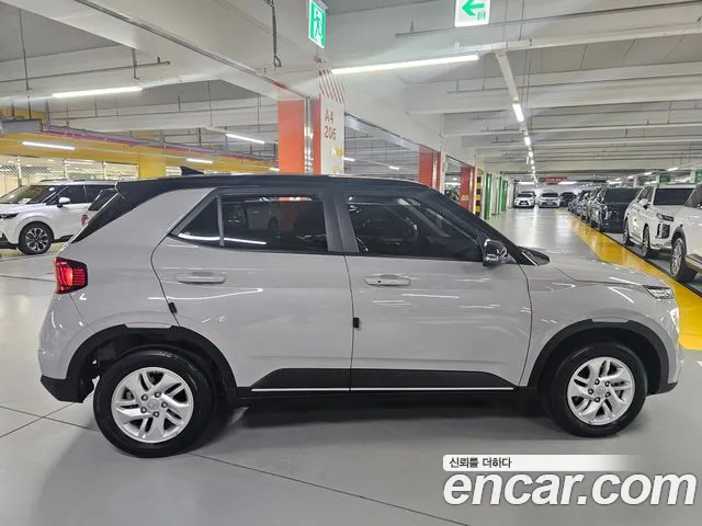 Hyundai Venue — Фото автомобиля 7