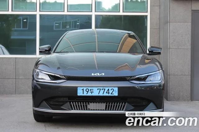 Kia EV6 — Фото автомобиля 2
