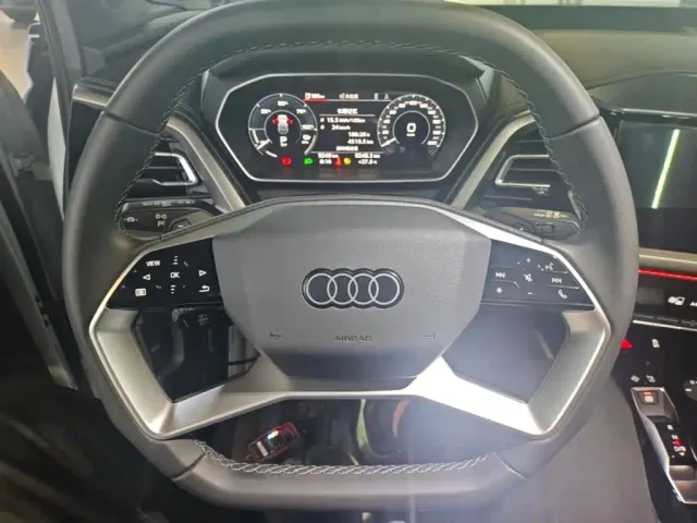 Audi Q4 e-tron — Фото автомобиля 10