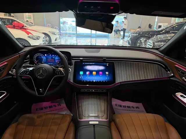 Mercedes-Benz E-Class — Фото автомобиля 16