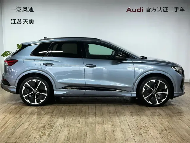 Audi Q4 e-tron — Фото автомобиля 4