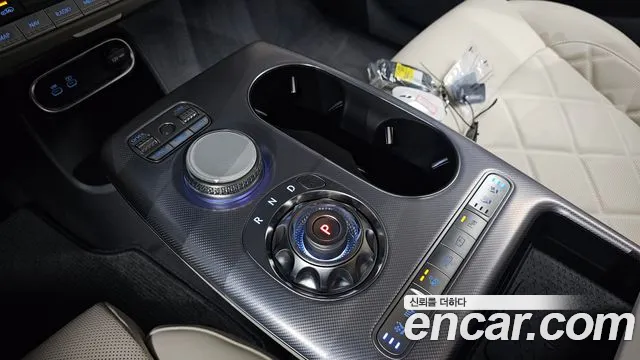 Genesis GV60 — Фото автомобиля 12