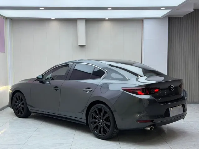 Mazda Axela — Фото автомобиля 6